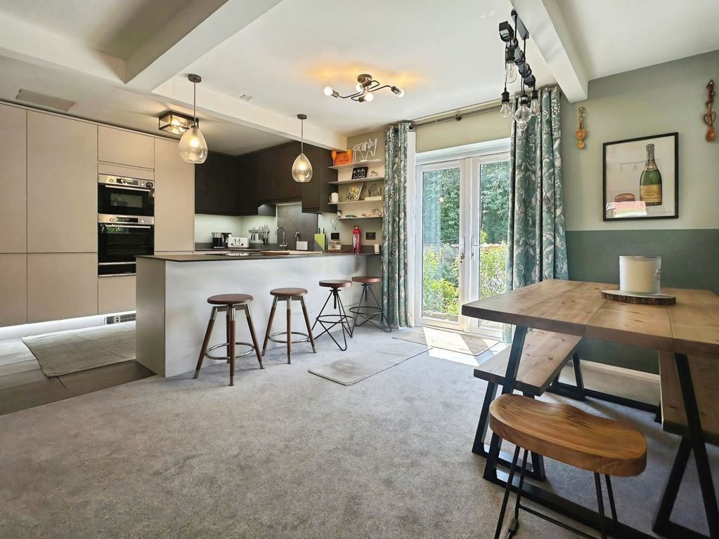 Property photo 3 of 22 Dining Kitchen Area