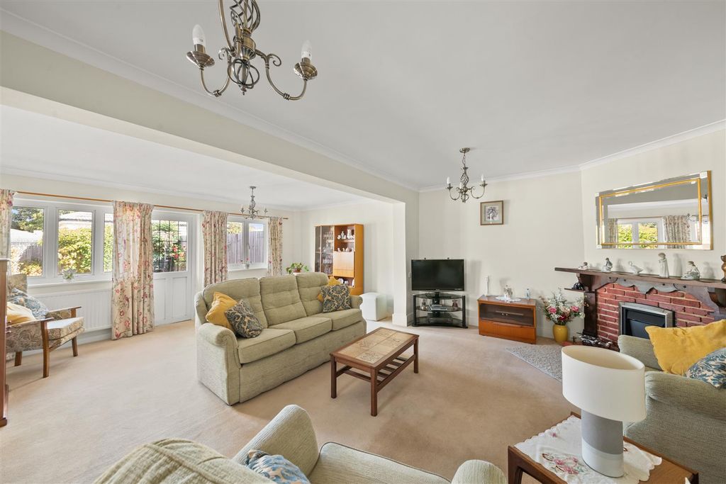 Property photo 2 of 19 7