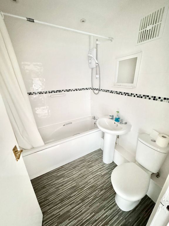 Property photo 3 of 8 Bathroom