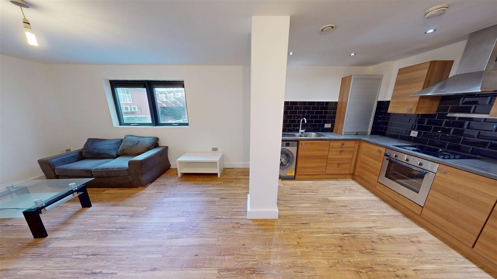 Property photo 3 of 11