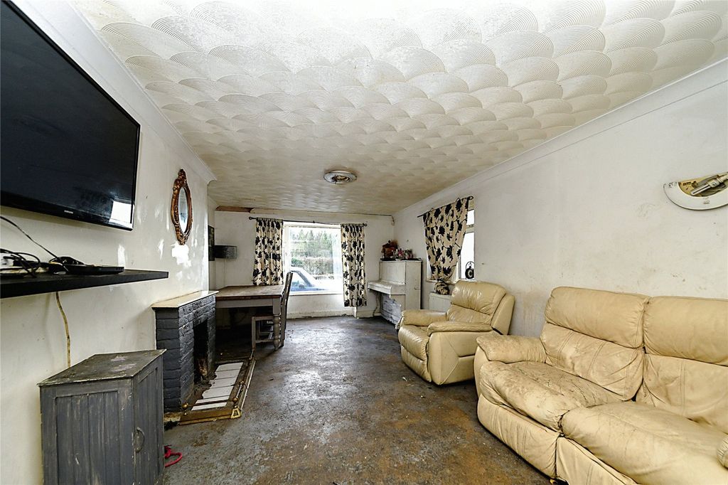 Property photo 2 of 15 Lounge Dining Room