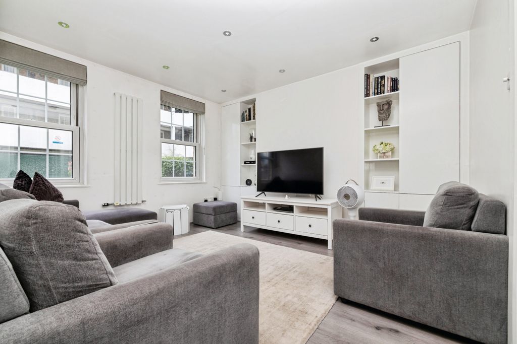 Property photo 2 of 17 Living Room