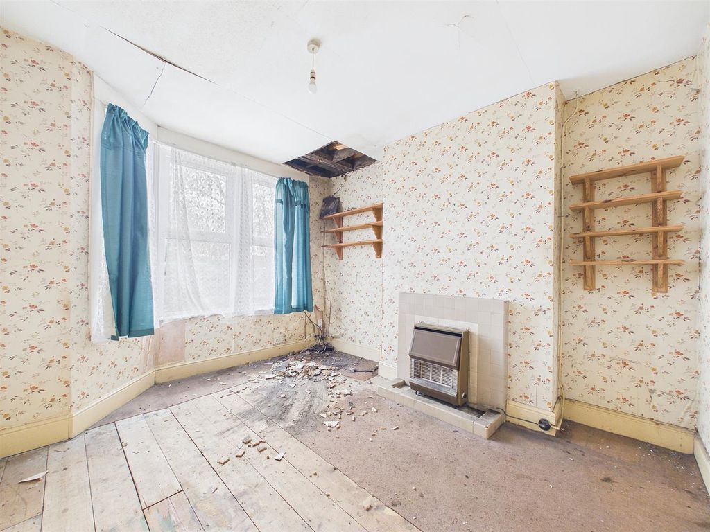 Property photo 2 of 10 2 - Terraced House For Auction, Southville.Jpg