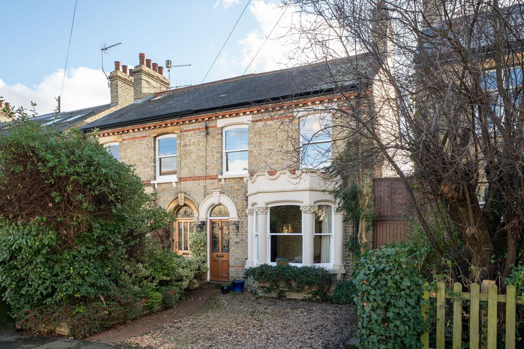 Property photo 1 of 42