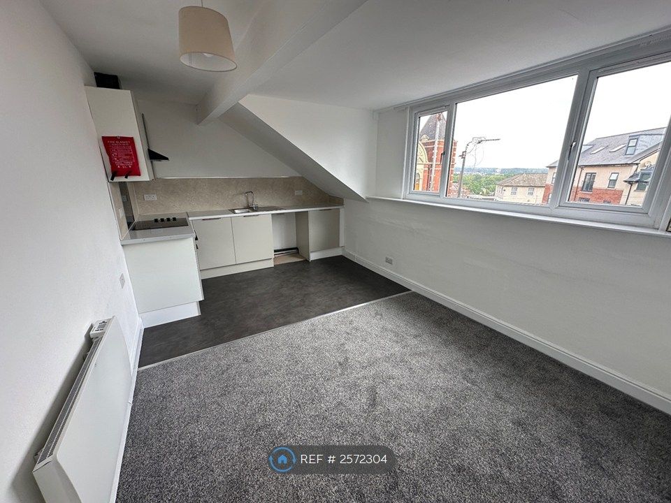 Property photo 2 of 8