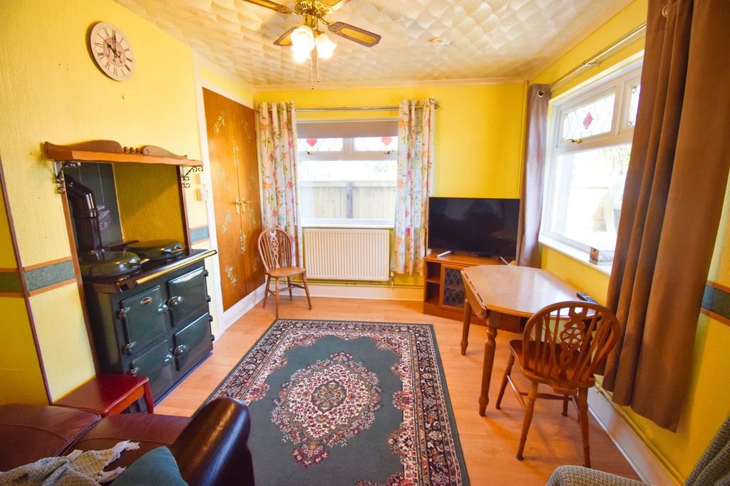 Property photo 2 of 14