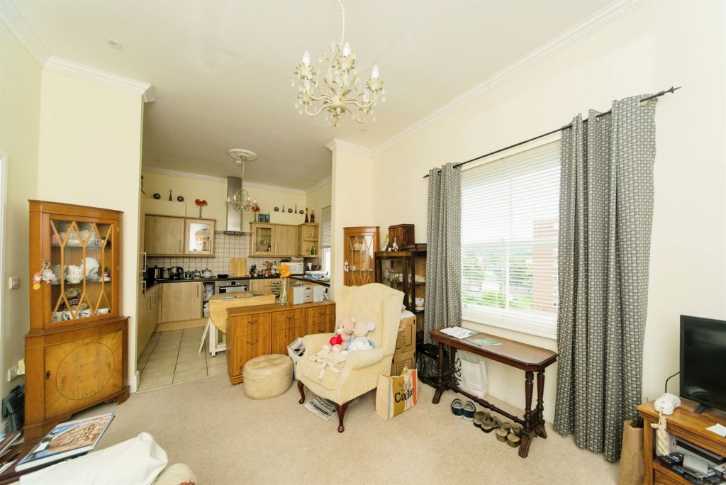 Property photo 3 of 8