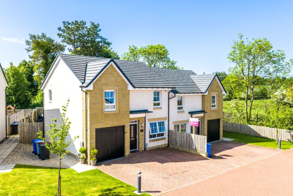 Property photo 1 of 32