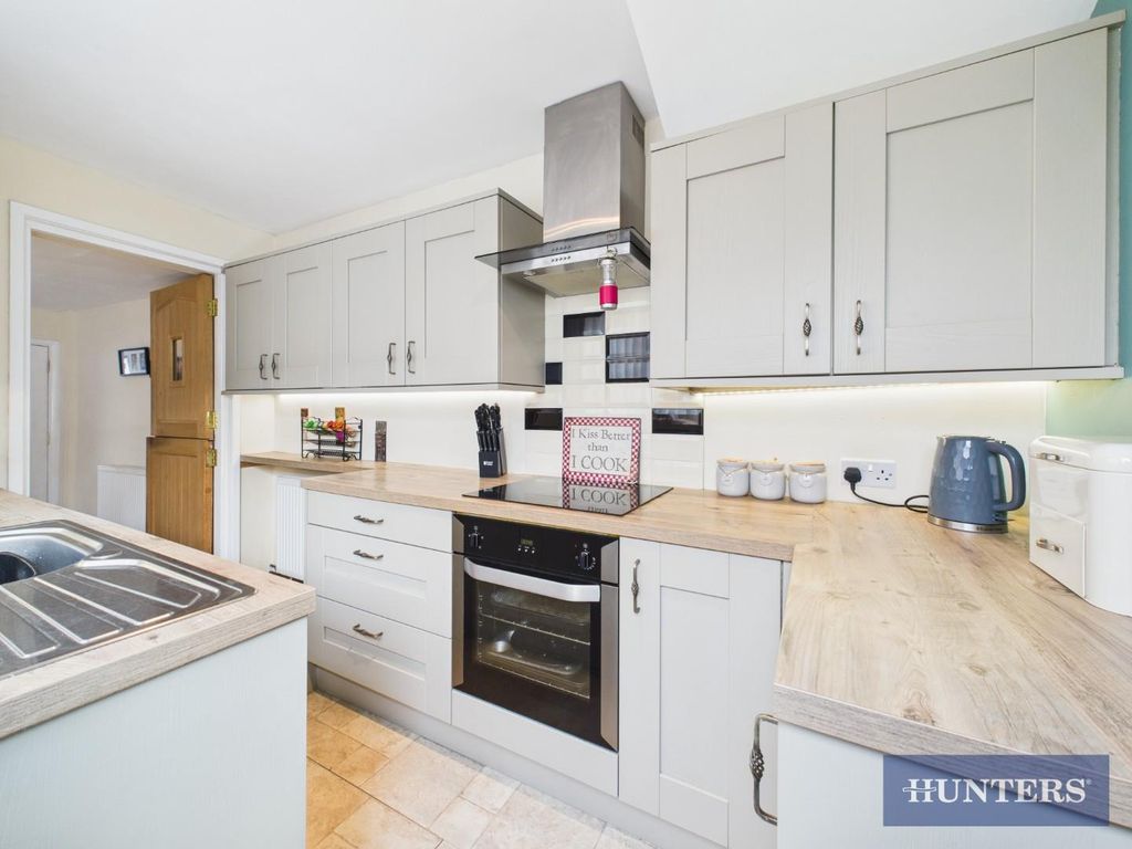 Property photo 3 of 15 Kitchen
