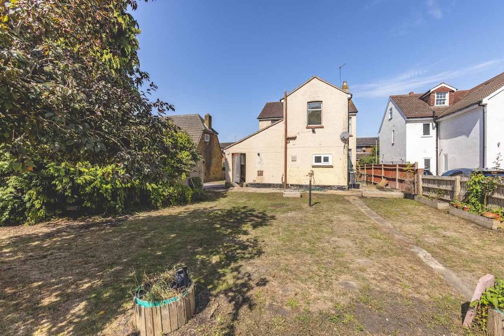 Property photo 3 of 24