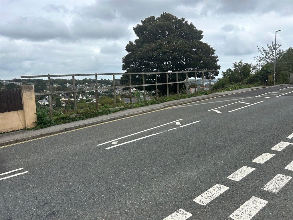 Property photo 3 of 8 Picture No. 04