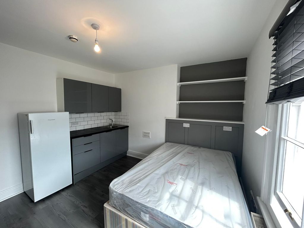 Additional image 11 of 9 bed shared accommodation to rentLeamington Spa CV32
