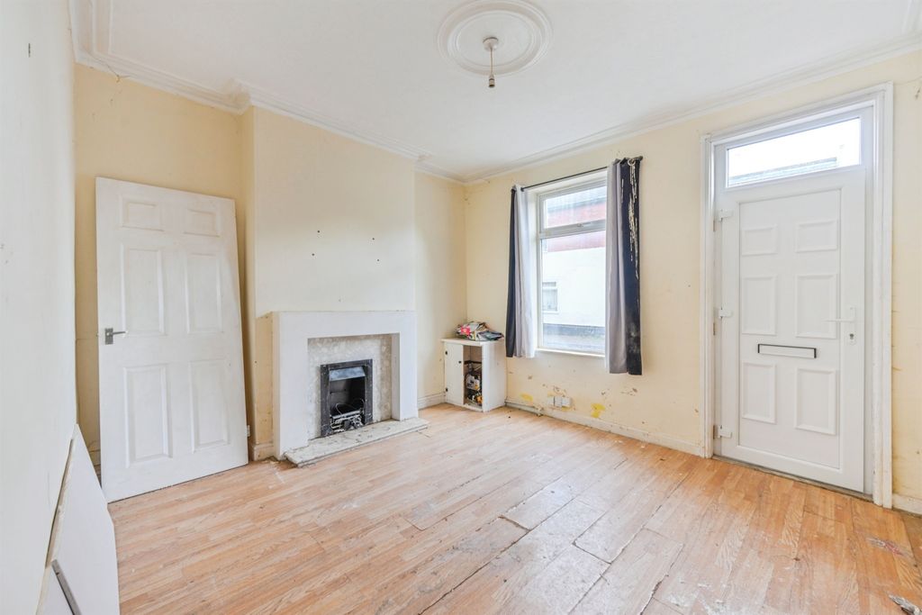 Property photo 2 of 16