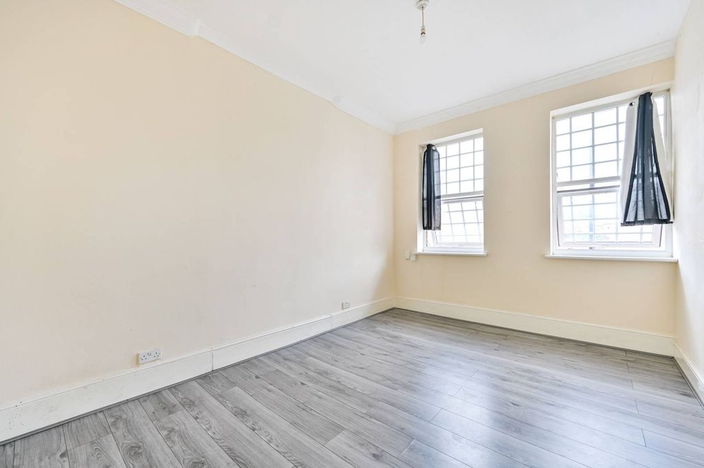 Property photo 3 of 7