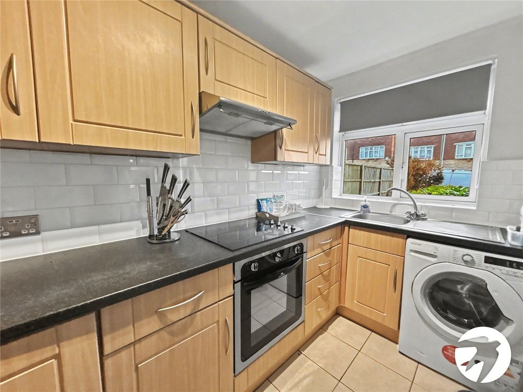 Property photo 1 of 23 Picture No. 14