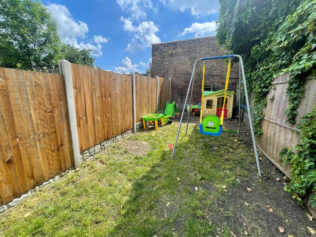 Property photo 2 of 8