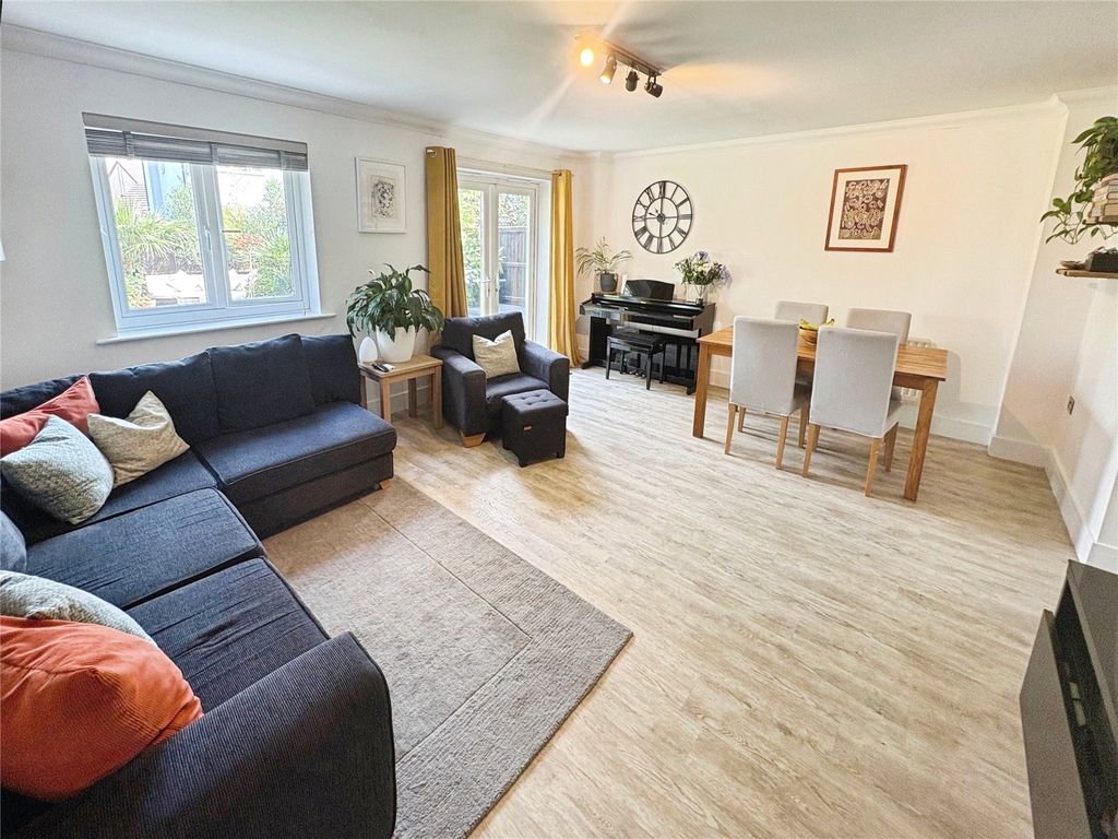 Property photo 3 of 21 Picture No. 27