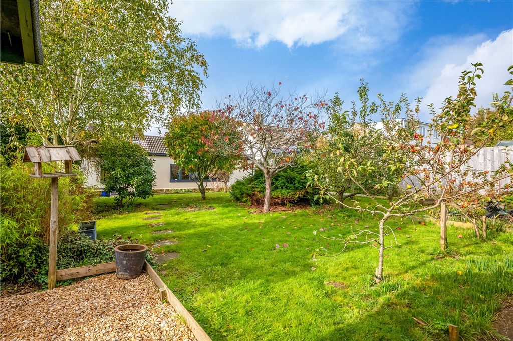 Property photo 3 of 14 Garden