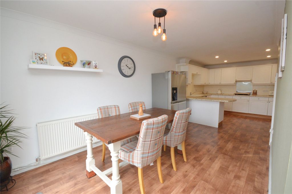 Property photo 2 of 16 Kitchen/Dining Room