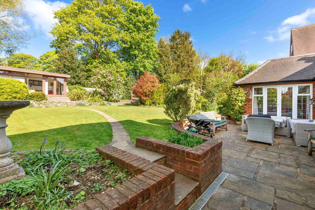 Additional image 19 of 4 bed detached house for saleAmersham Hill Drive, High Wycombe HP13