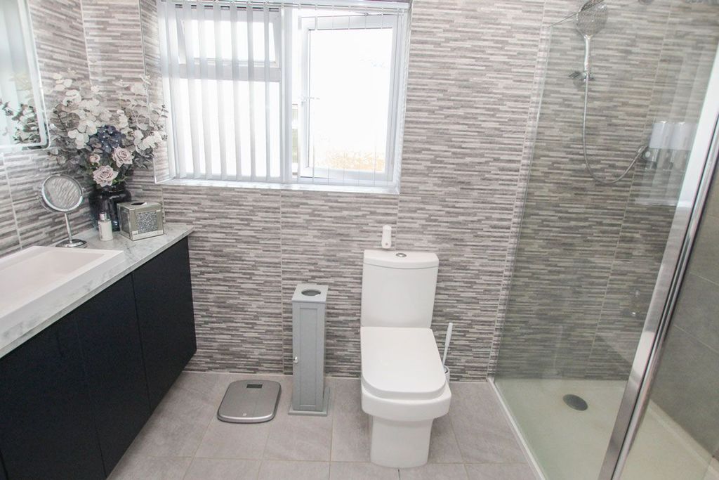 Property photo 3 of 29