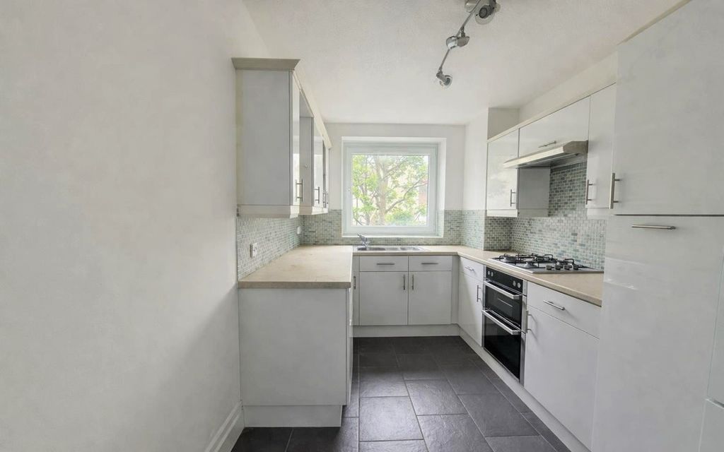 Property photo 2 of 13 3