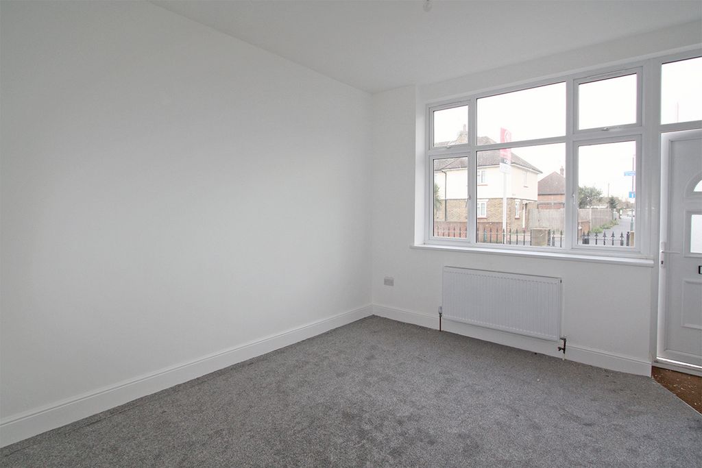 Property photo 3 of 8 Bedroom 1