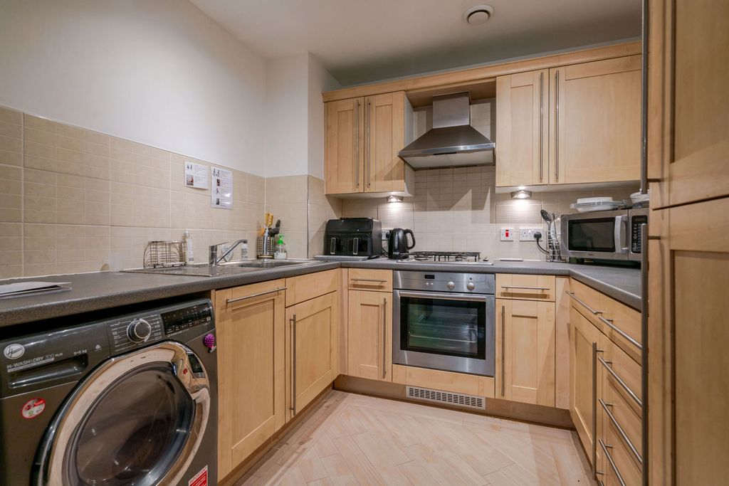 Additional image 8 of 1 bed flat for sale7 Whitaker House Apartments, Charlotte Close, Halifax HX1
