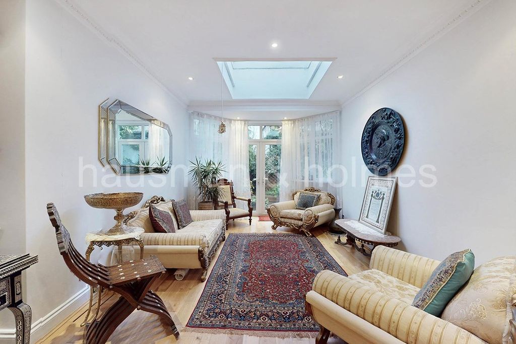 Property photo 3 of 20 W03.Jpg