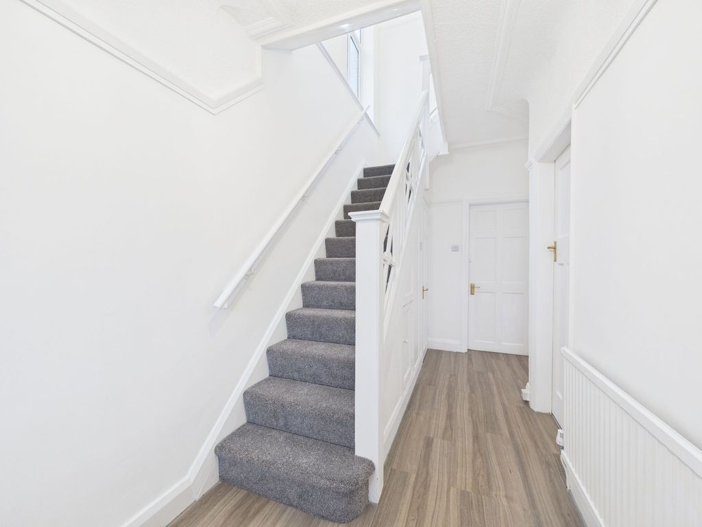 Property photo 3 of 26