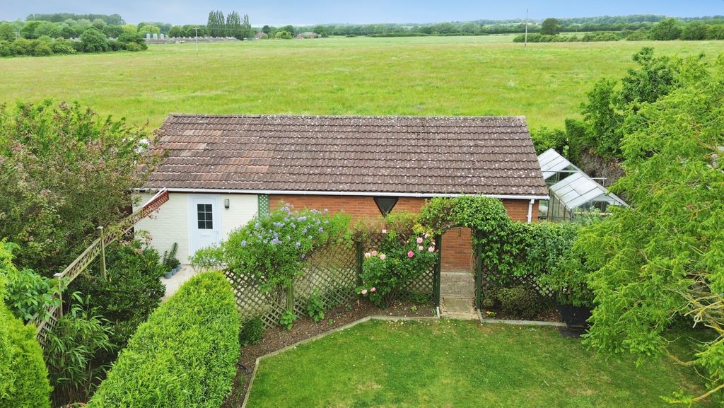 Property photo 2 of 25