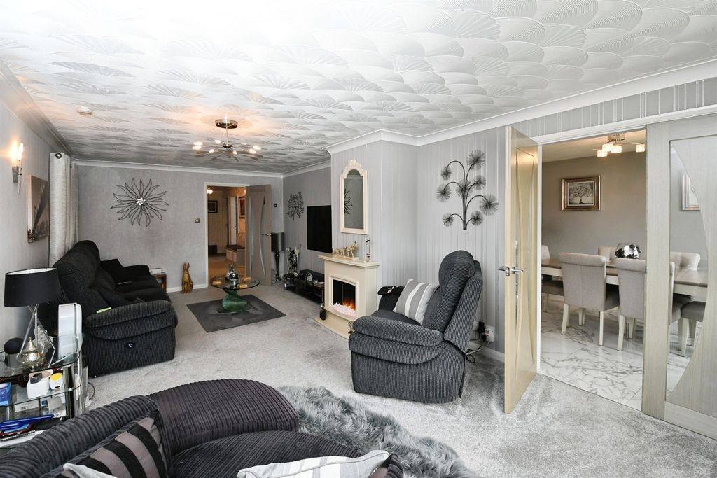 Property photo 2 of 22