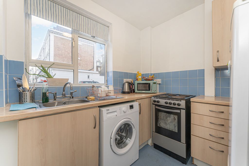 Property photo 3 of 6