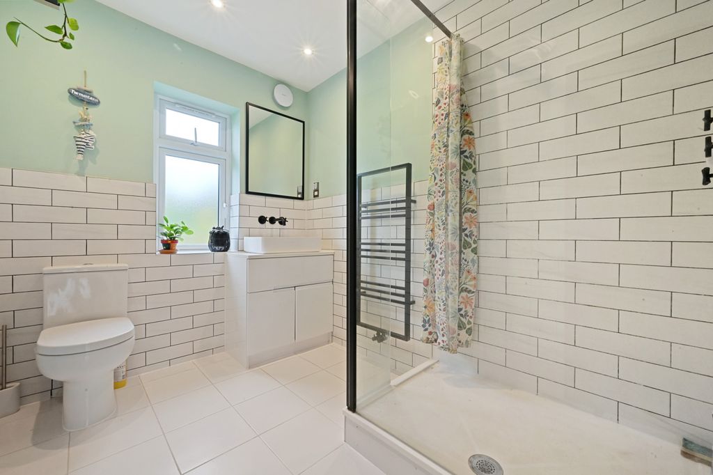 Property photo 3 of 11 Gallery