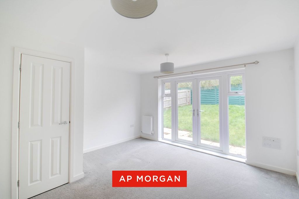 Property photo 2 of 16 Picture No. 02