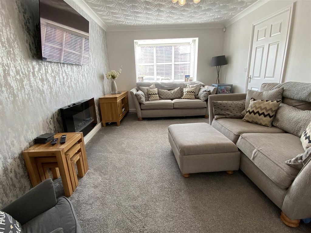 Property photo 2 of 21