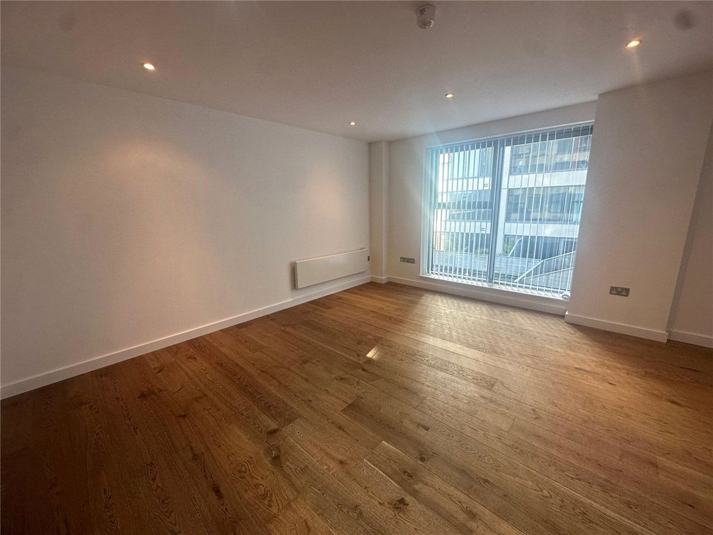 Property photo 2 of 10 Studio Space