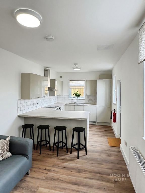 Property photo 1 of 12 Pbox-Img.Jpg