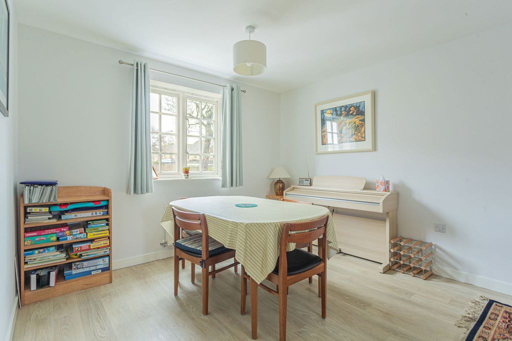 Property photo 3 of 11