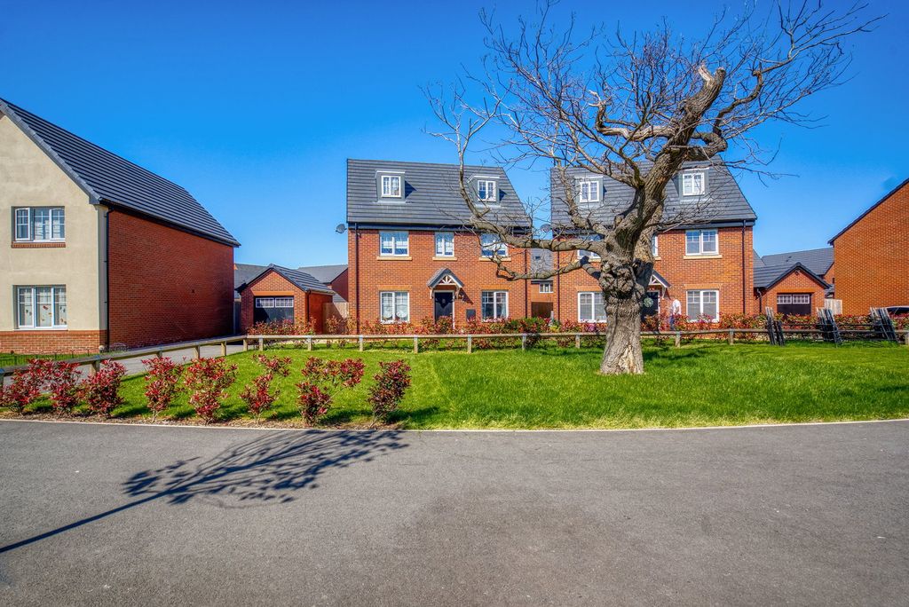 Property photo 2 of 30