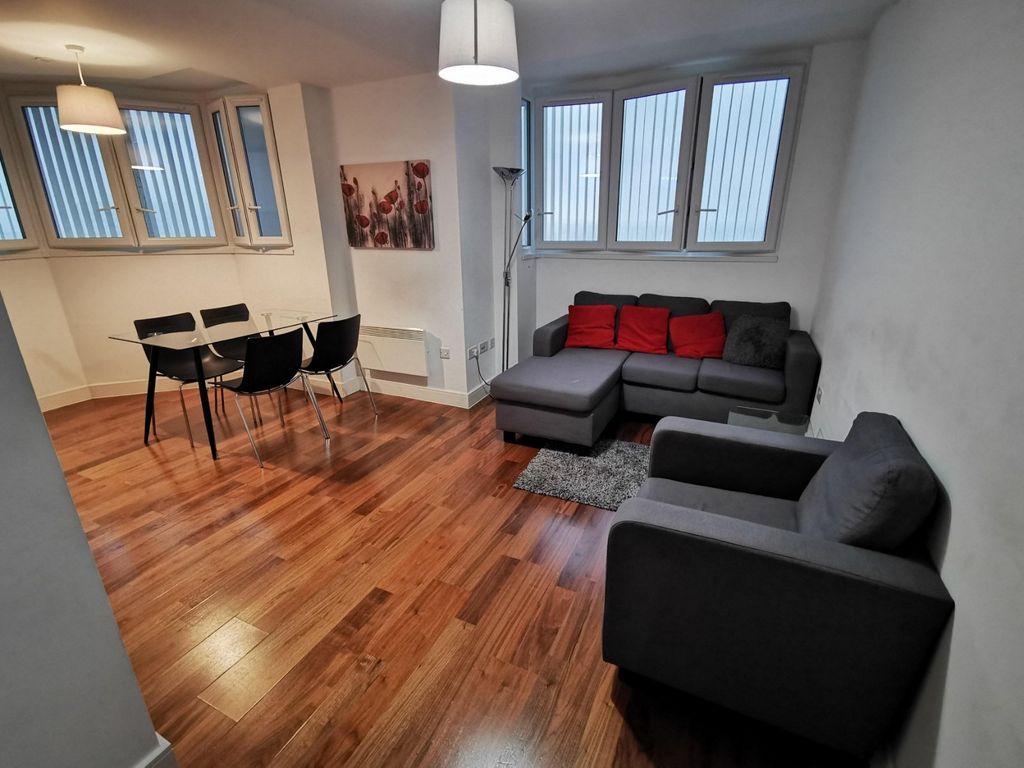 Property photo 2 of 7 Lounge/Dining Area