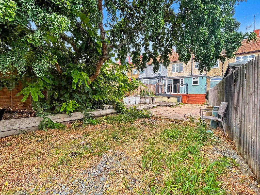 Property photo 2 of 18 Picture No. 15