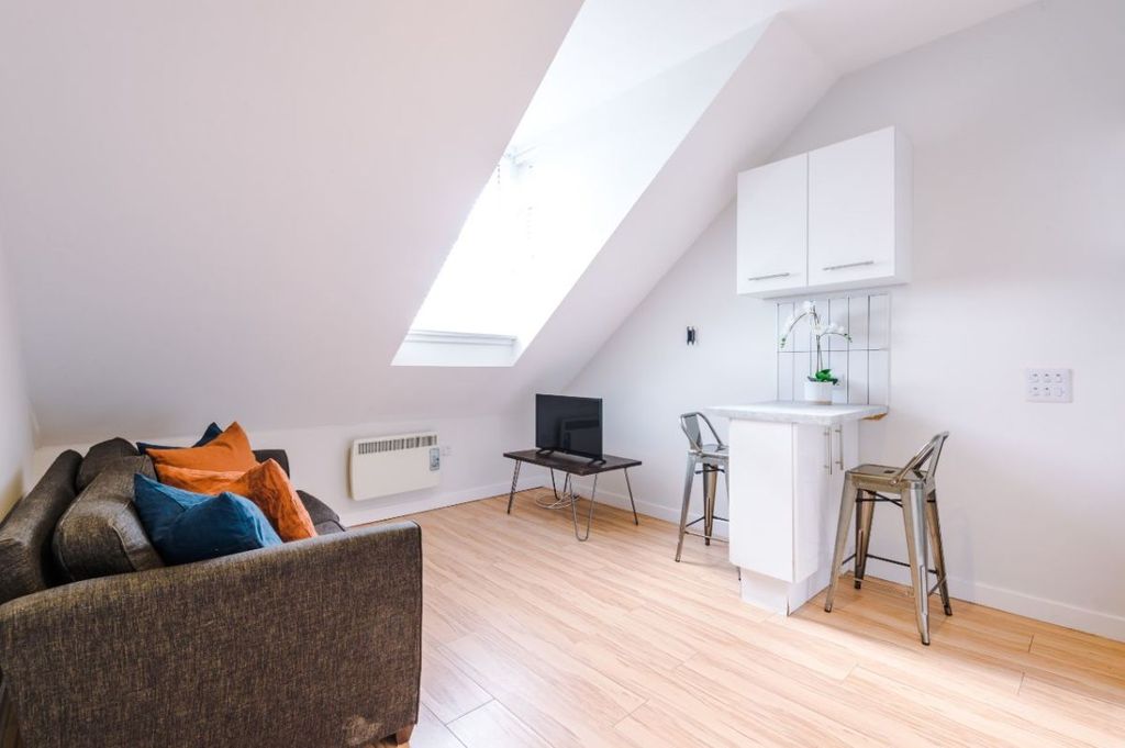 Property photo 1 of 4 Shf8 -  Living Area