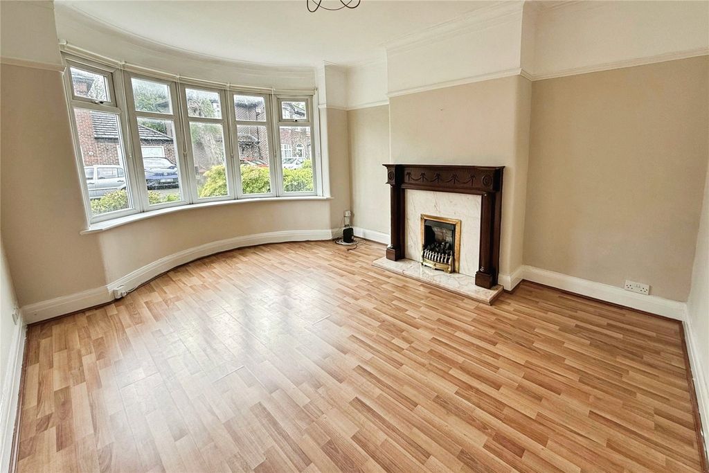 Property photo 2 of 14 Picture No. 12