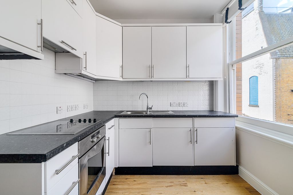 Property photo 3 of 19 Charing_Cross_Mansions_05