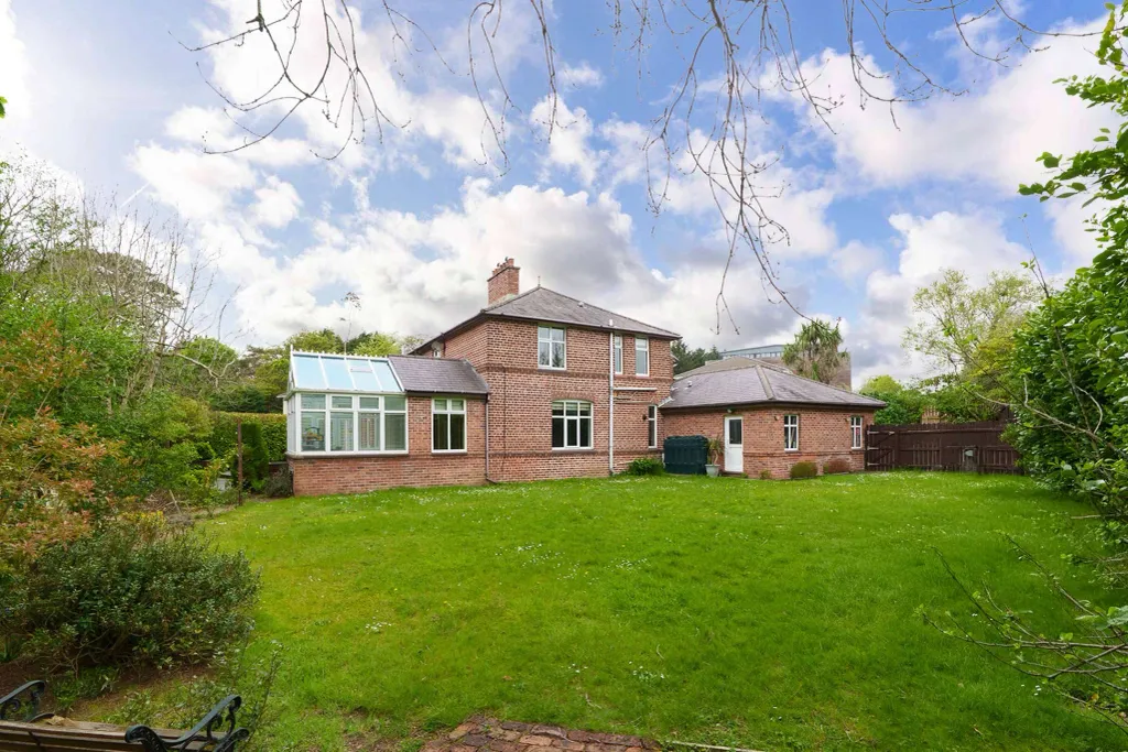 Property photo 2 of 36