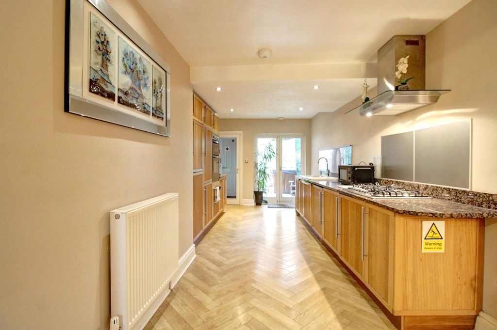 Property photo 3 of 29