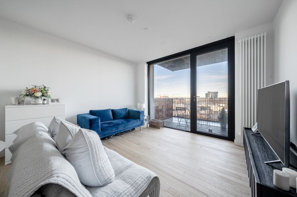 Property photo 2 of 25