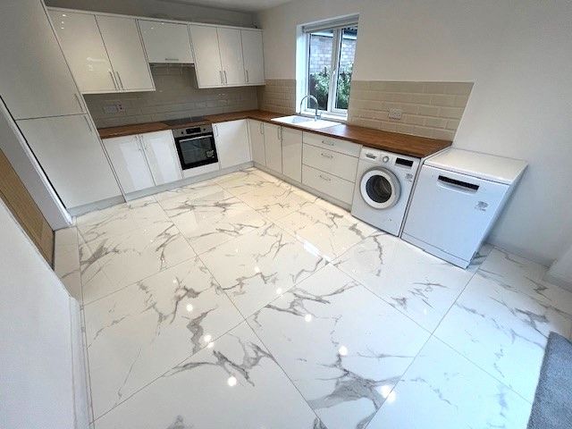 Property photo 2 of 11 6