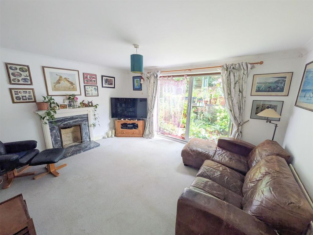 Property photo 2 of 14